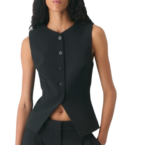 Wilfred Tops - NWT Wilfred Aritzia Regal Vest in black crepe tailored and lined size 8
